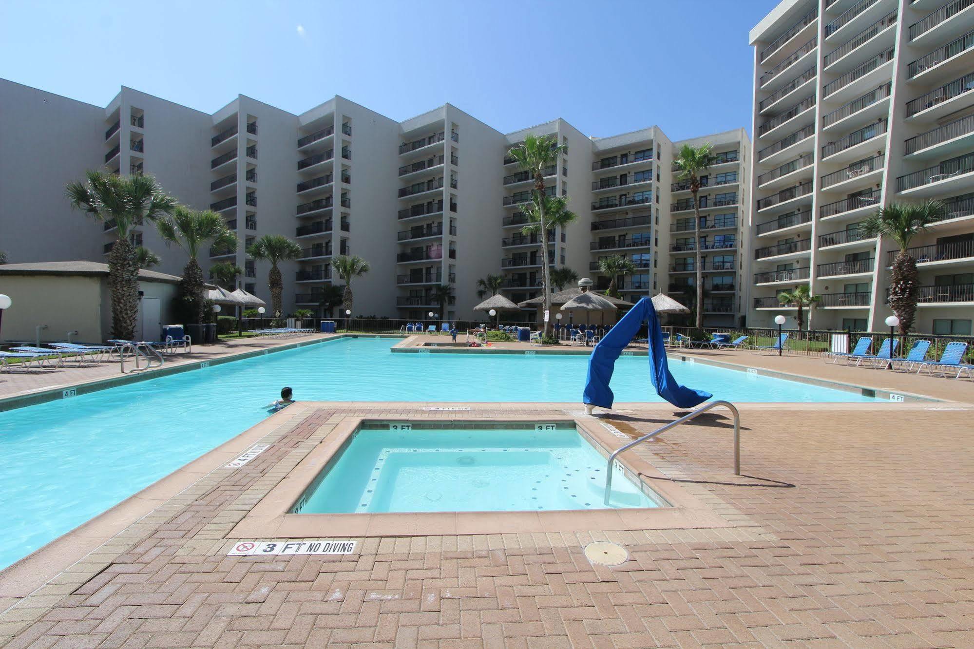 Royale And Tennis Club Resort